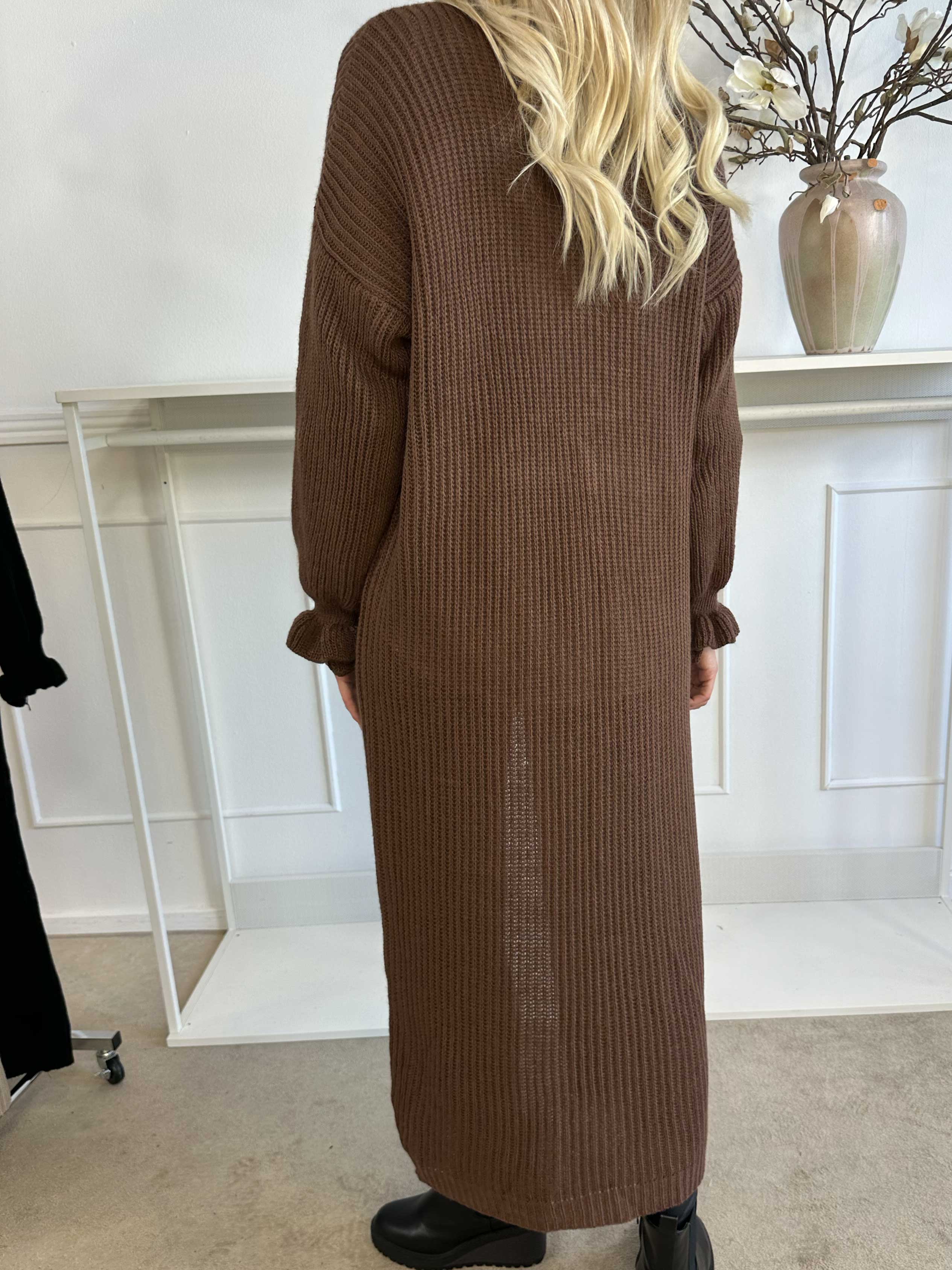 Catalina - Lang strikcardigan med sløjfer og flæsekant